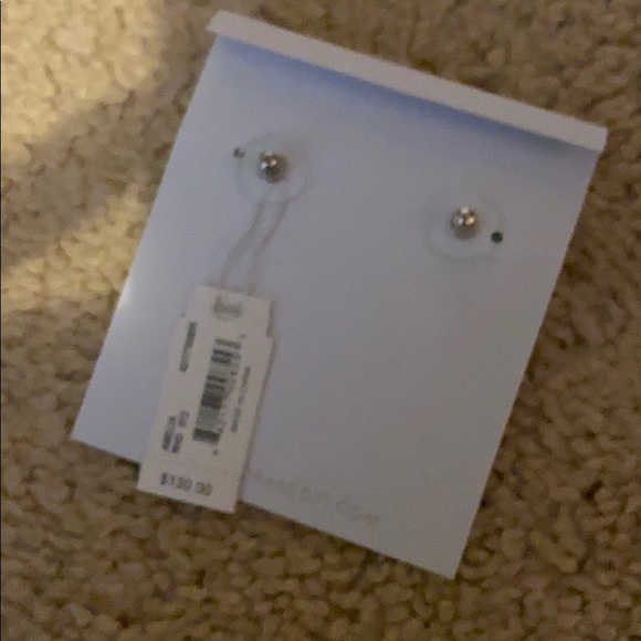 Kendra Scott earrings - Picture 3 of 5